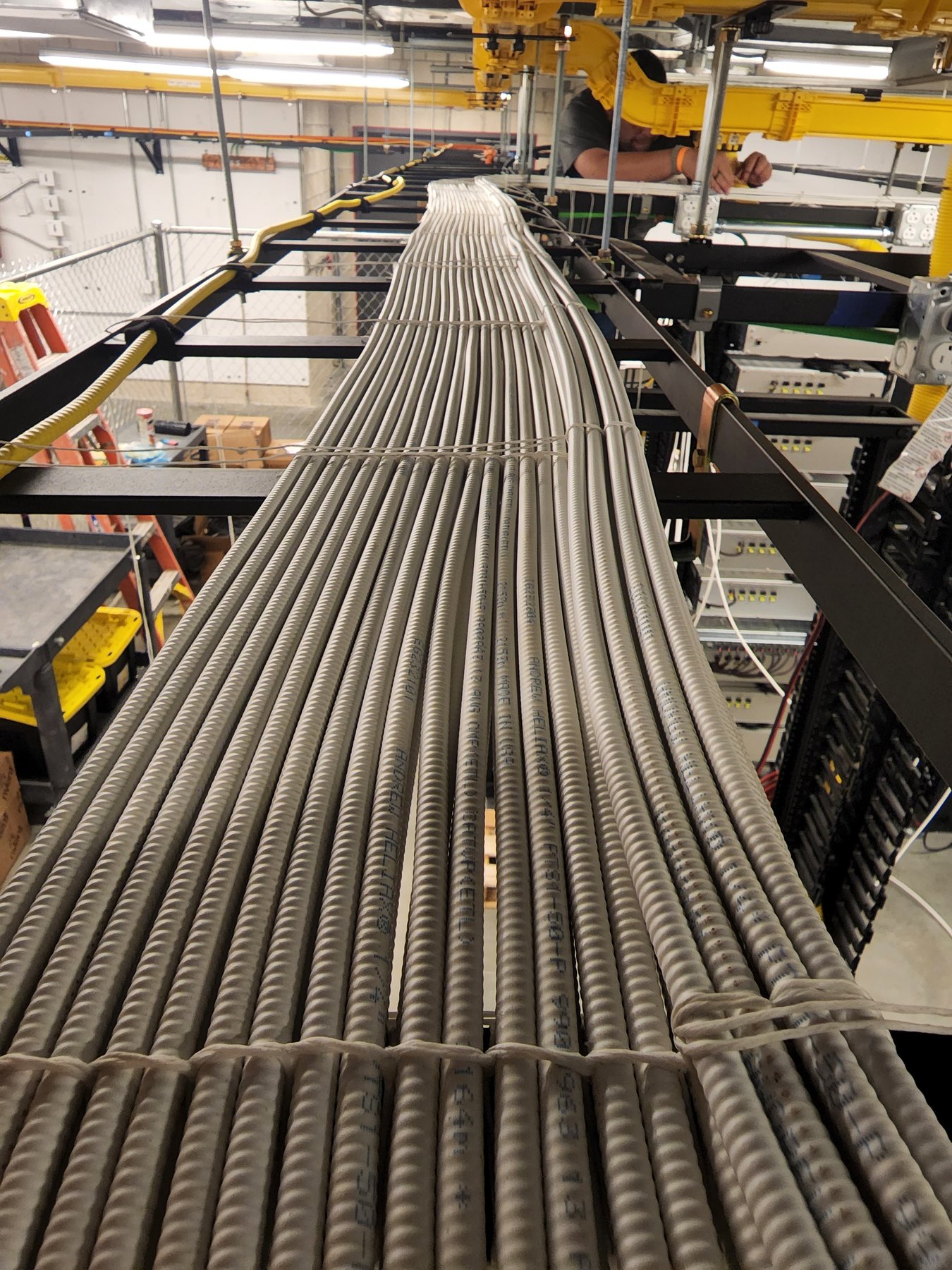 DAS headend cabling and equipment layout