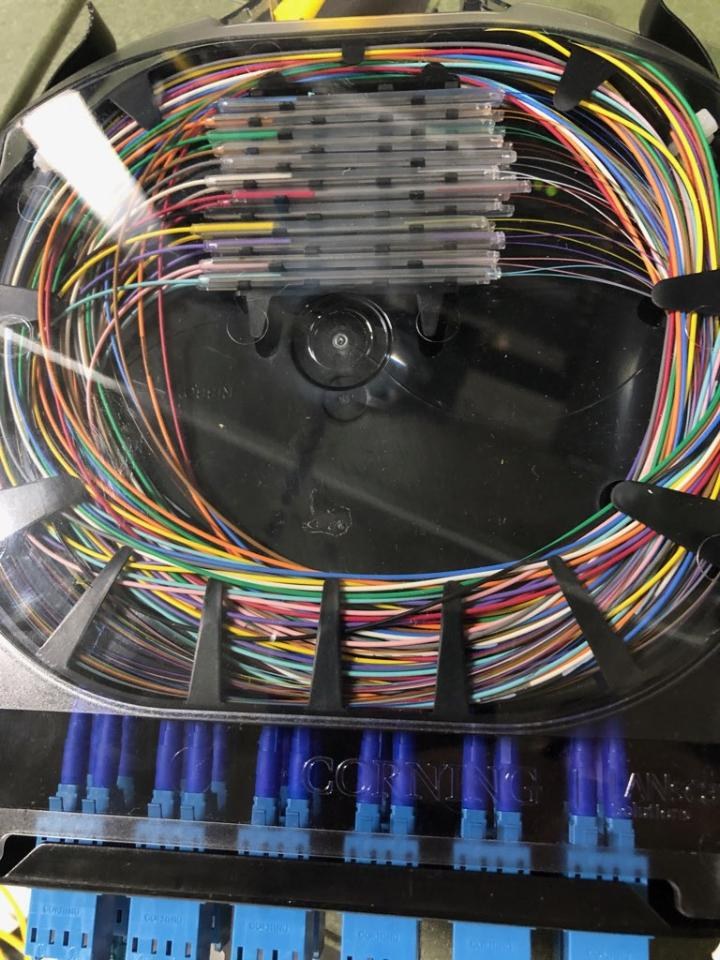Fiber splice tray and fiber termination detail