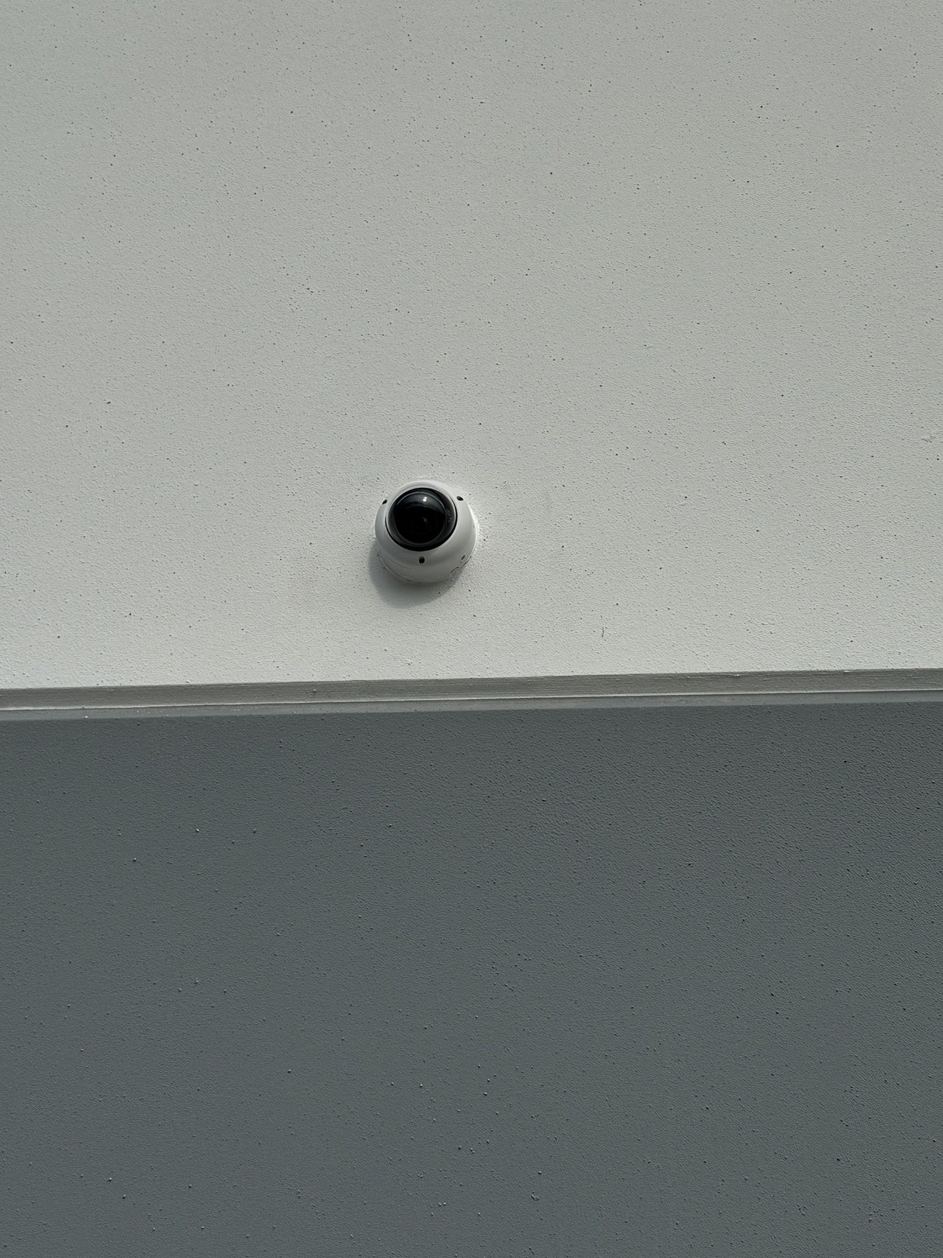 Low-profile ceiling device installation